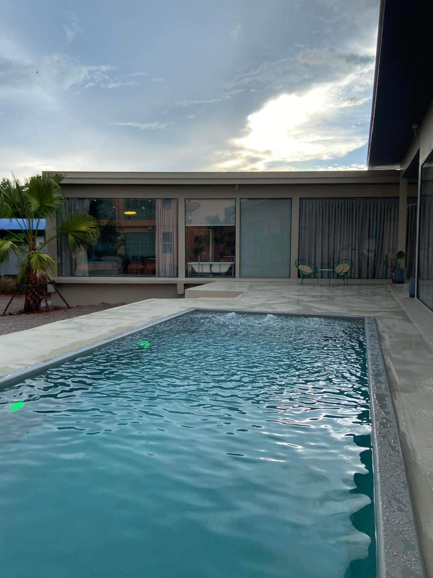 Alley51 Hotel Surat Thani Exterior foto